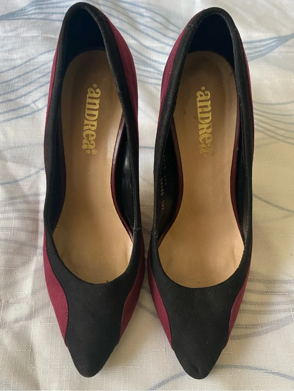 Andree Black and Burgundy Heel Size  7.5